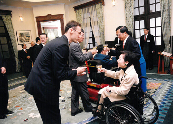 陳水扁總統於總統府參加「總統夫人接受加拿大殘障協會國際傑出領袖獎呈贈儀式」-陳水扁總統活動照片-MOFA109179CF-2020-12-PH00085-042
