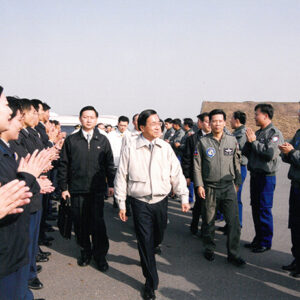 陳水扁總統於台南機場視導空軍四四三聯隊作戰隊-陳水扁總統活動照片-MOFA109179CF-2020-12-PH00085-093