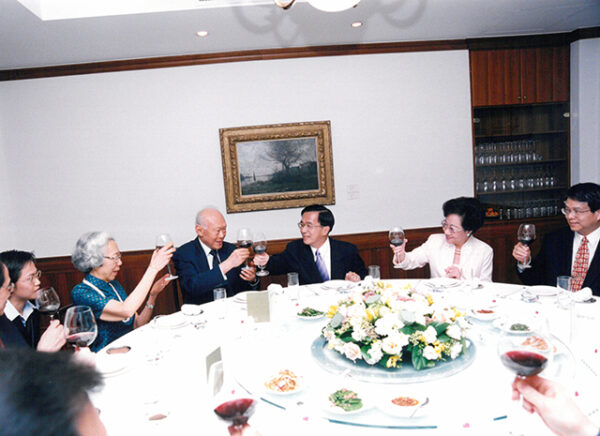 陳水扁總統於官邸以晚宴款待新加坡李光耀資政-陳水扁總統活動照片-MOFA109179CF-2020-12-PH00086-048