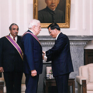 陳水扁總統於總統府贈勳美聯邦眾議員藍格(Charles Rangel)及前眾議員伍爾夫(Lester Wolff)-陳水扁總統活動照片-MOFA109179CF-2020-12-PH00087-095