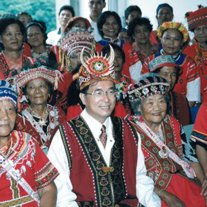 陳水扁總統拜訪屏東縣牡丹鄉牡丹村舊部落耆老-陳水扁總統活動照片-MOFA109179CF-2020-12-PH00088-043