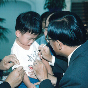 陳水扁總統於總統府與總統加油卡得獎人合影-陳水扁總統活動照片-MOFA109179CF-2020-12-PH00088-071