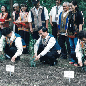 陳水扁總統於高雄縣參觀清水台地-拉法阿勒觀光休閒農場-陳水扁總統活動照片-MOFA109179CF-2020-12-PH00089-043