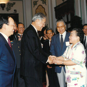 總統茶會款待亞洲台灣商會聯合總會會長王祿誾及代表等人 總統府-李總統照片冊-MOFA109179CF-2020-12-PH00096-107