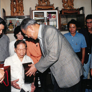 總統參訪七十四年薪傳獎得主黃龜理於板橋市-李總統照片冊-MOFA109179CF-2020-12-PH00115-036