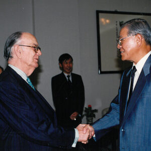 總統接見一九八九年諾貝爾文學獎得主瑟拉夫婦等人於總統府-李總統照片冊-MOFA109179CF-2020-12-PH00115-057