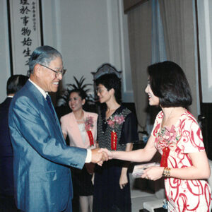 總統接見第十五屆十大傑出女青年得獎人王思婷等人於總統府-李總統照片冊-MOFA109179CF-2020-12-PH00115-063