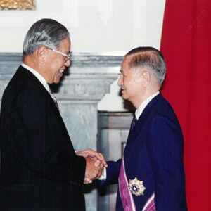 總統親授銓敘部陳桂華部長三等景星勳章於總統府-李總統照片冊-MOFA109179CF-2020-12-PH00115-102