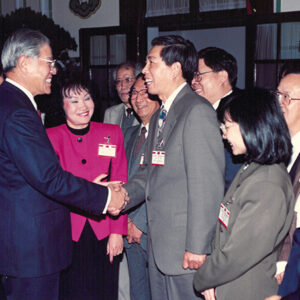 總統茶會款待國建會出席人員唐次朗等-李總統照片冊-MOFA109179CF-2020-12-PH00121-009