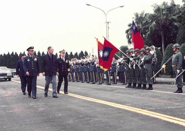 總統巡視陸軍總部於桃園-李總統照片冊-MOFA109179CF-2020-12-PH00121-013