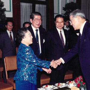 總統以茶會款待留日台灣同鄉會及工商會兩致敬團於總統府-李總統照片冊-MOFA109179CF-2020-12-PH00121-070