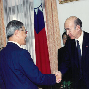 總統接見法國前總統季斯卡先生於總統府-李總統照片冊-MOFA109179CF-2020-12-PH00121-099