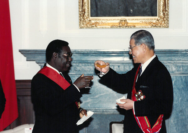 中非共和國總統柯林巴閣下受勳於總統府-李總統照片冊-MOFA109179CF-2020-12-PH00121-103