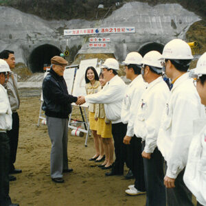 總統巡視野柳隧道(台北縣金山鄉)-李總統照片冊-MOFA109179CF-2020-12-PH00122-019