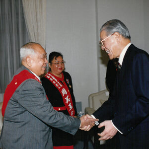 總統接見第十一屆自願服務楷模金駝獎得獎人黃祖惠等人於總統府-李總統照片冊-MOFA109179CF-2020-12-PH00122-025