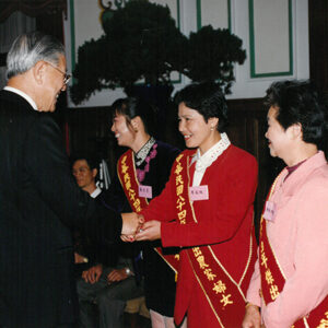 以茶會款待八十四年農民節當選傑出農民於總統府-李總統照片冊-MOFA109179CF-2020-12-PH00122-044