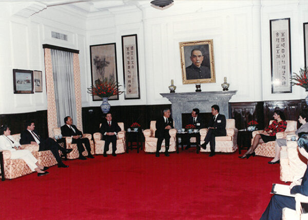 總統接見宏都拉斯第一總統候補人艾南德斯夫婦-李總統照片冊-MOFA109179CF-2020-12-PH00123-020