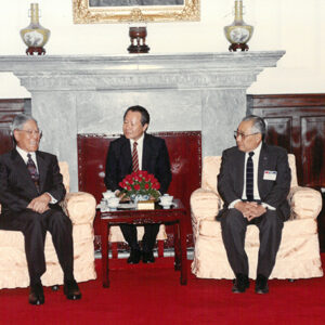 總統接見日本記者俱樂部企劃委員村野賢哉等-李總統照片冊-MOFA109179CF-2020-12-PH00123-041