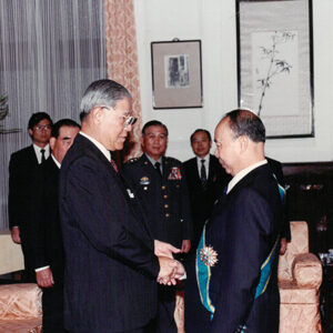 總統接見鄧權昌大使並授勳-李總統照片冊-MOFA109179CF-2020-12-PH00123-086