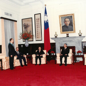 總統接見鄧權昌大使並授勳-李總統照片冊-MOFA109179CF-2020-12-PH00123-087