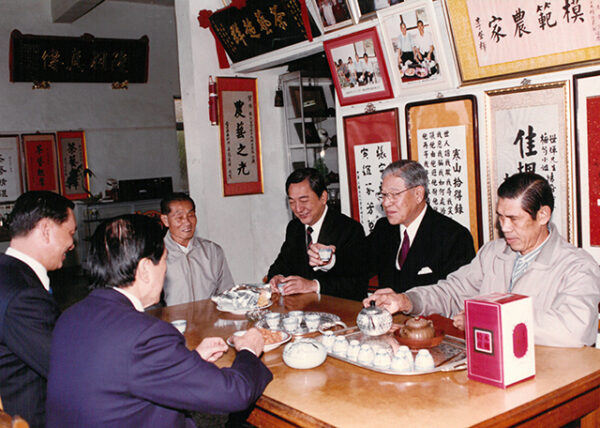 總統訪問茶農張寅先生於木柵-李總統照片冊-MOFA109179CF-2020-12-PH00123-154